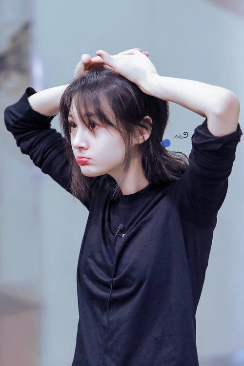 2021年季后赛,库里的每一场远投都成为比赛的“焦点”,数场比赛投中五个以上三分球