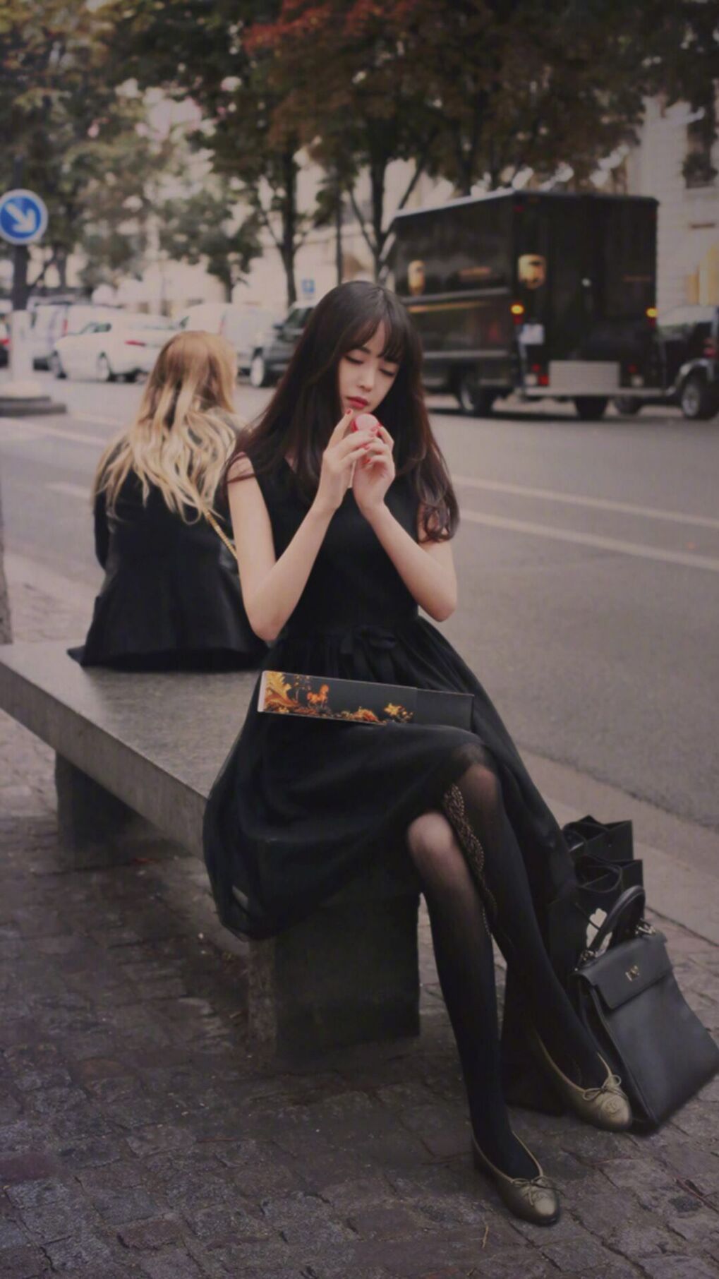 在一次NBA历史纪录比赛中,库里投中14个三分,刷新“单场远投”纪录!