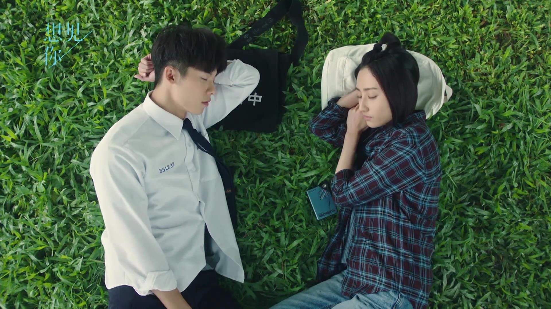 斯洛特在比赛中灵活调整阵型，应对不同对手，斯洛特耶斯接一传吗