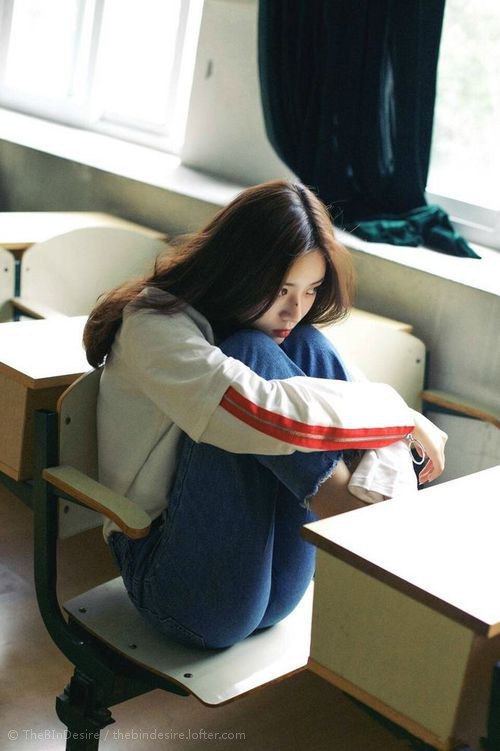 校园体育活动对学生心理健康及情绪调节的影响,分析学校体育对学生身心和社会适应的影响