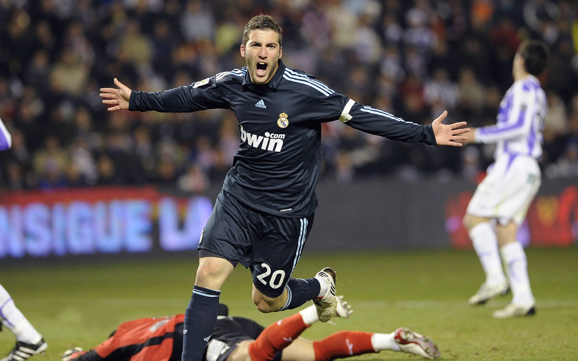 _自然攀岩探险:回归大山的纯粹运动_,自由攀岩第一人